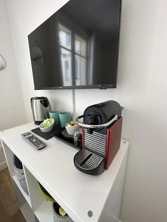 Apartamento Charmant, Lumineux, Proche Tour Eiffel París 0*,  Francia